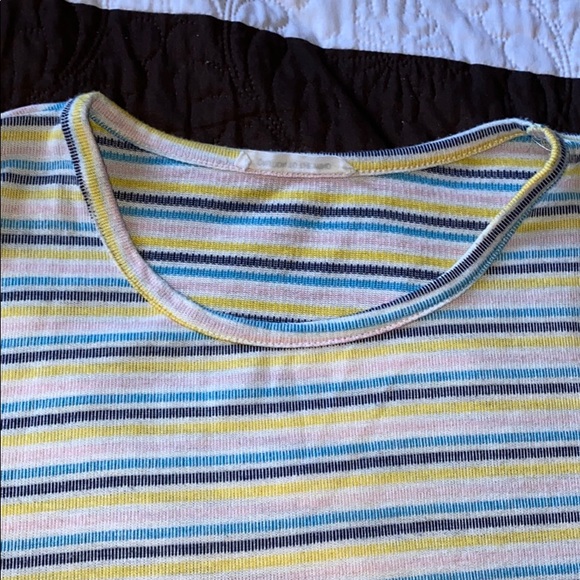 Caution To The Wind Women’s Top (Size Small) - Picture 4 of 4